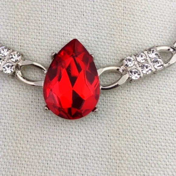 Vibrant Ruby Red Faceted Glass Jewel Rhinestone Silver Tone Choker Necklace - Picture 3 of 12